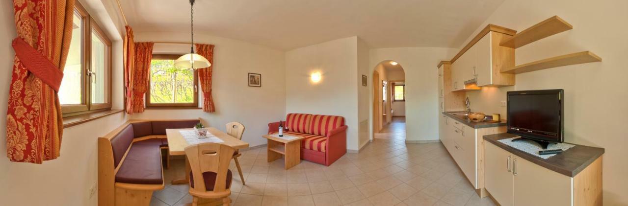 Unterstoan Hof Apartment Termeno Exterior photo